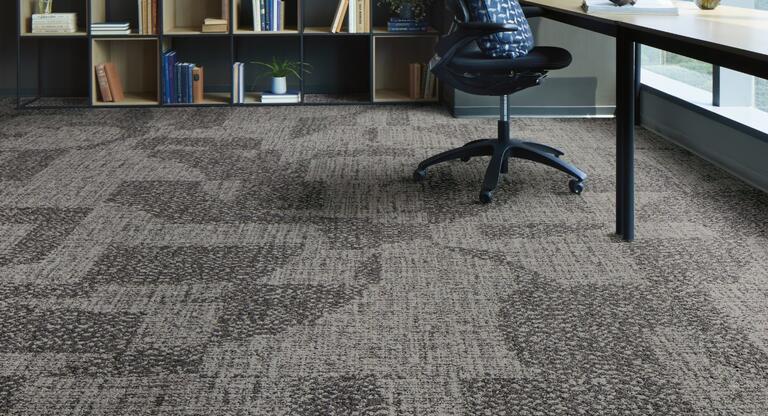 Interface Third Space 302 / Bouclé / 50 cm x 50 cm / Grey, Brown
