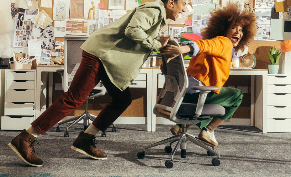 Office carpet tiles / 