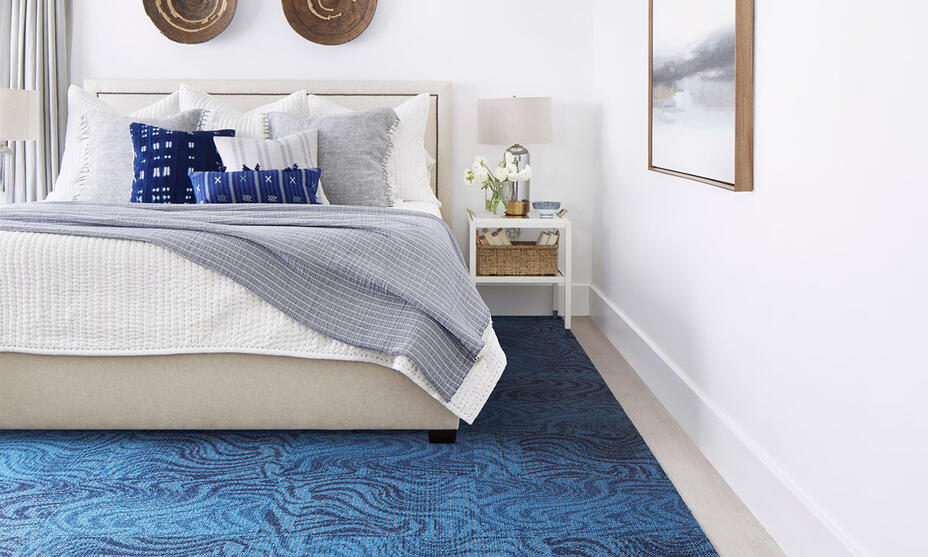 Bedroom carpet tiles / 