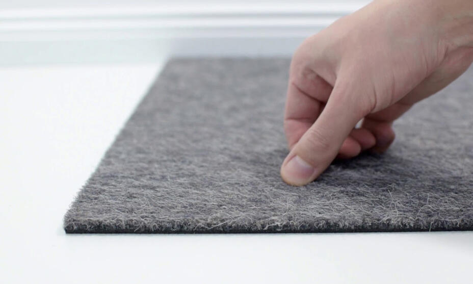 Needlefelt carpet tiles / 