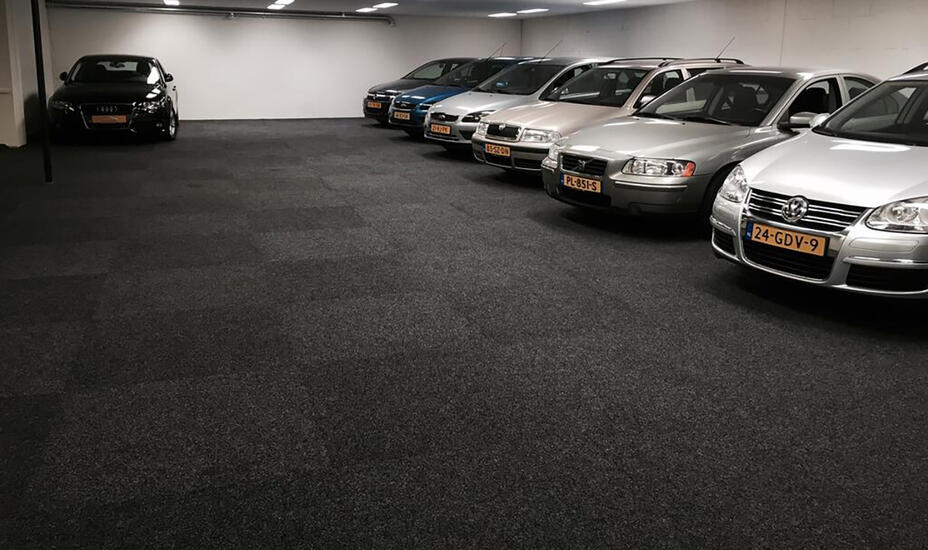 100x100 cm carpet tiles / 