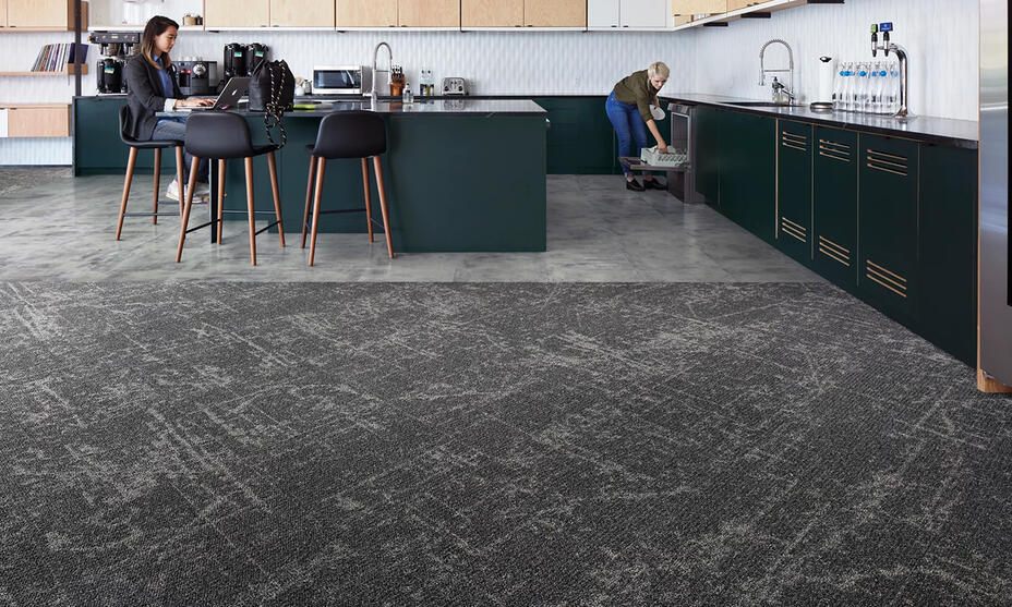 Kitchen carpet tiles / 