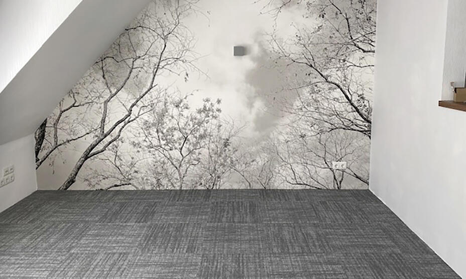 Attic carpet tiles / 