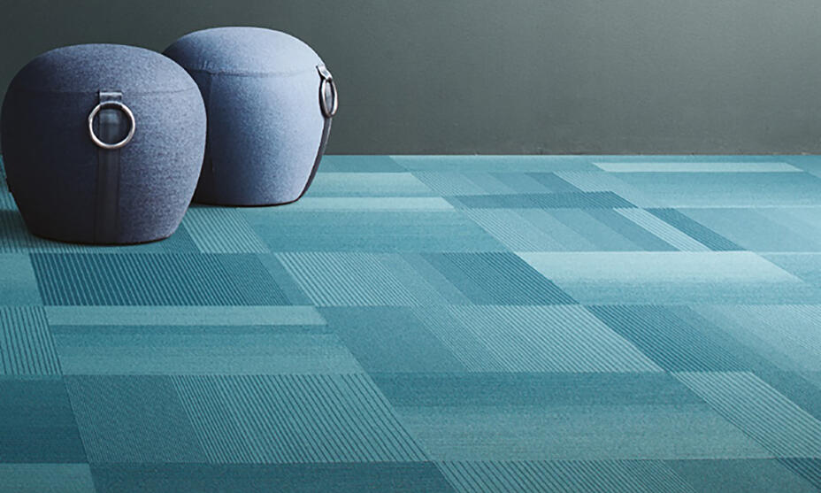 Microtuft carpet tiles / 