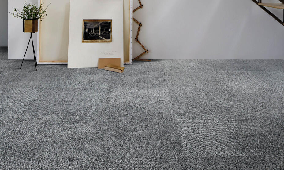 Grey carpet tiles / modern and timeless